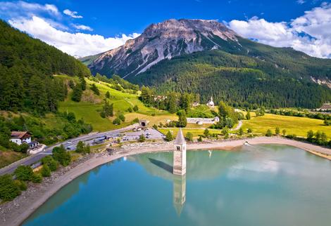 Reschensee mit Kirchturm