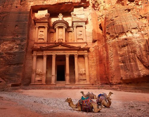 Rundreise von Jordanien nach Saudi-Arabien: Petra, Wüstenzauber und Oasen