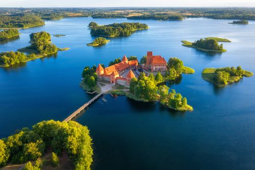 Baltikum Rundreise: Tallinn, Riga, Vilnius und Naturwunder