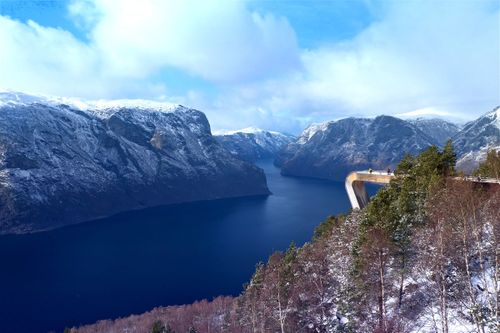 Winterreise durch Norwegens Fjorde