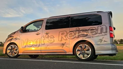 VR 222 – Peugeot Traveller Bild 1