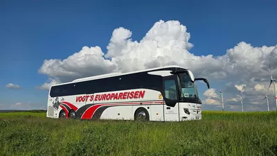 VR 111 – MB Tourismo 17 RHD-L Bild 1